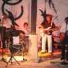 Die halbe Band groovt, der Rest....auch!