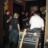 Konspirativer Backstage-Stehkreis.